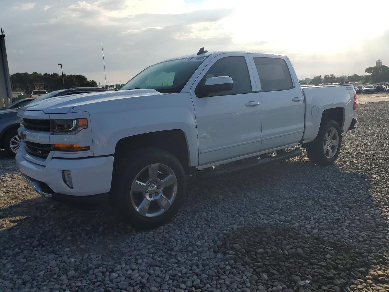 2018 CHEVROLET SILVERADO K1500 LT | 3GCUKREC9JG353420 | UPCARS