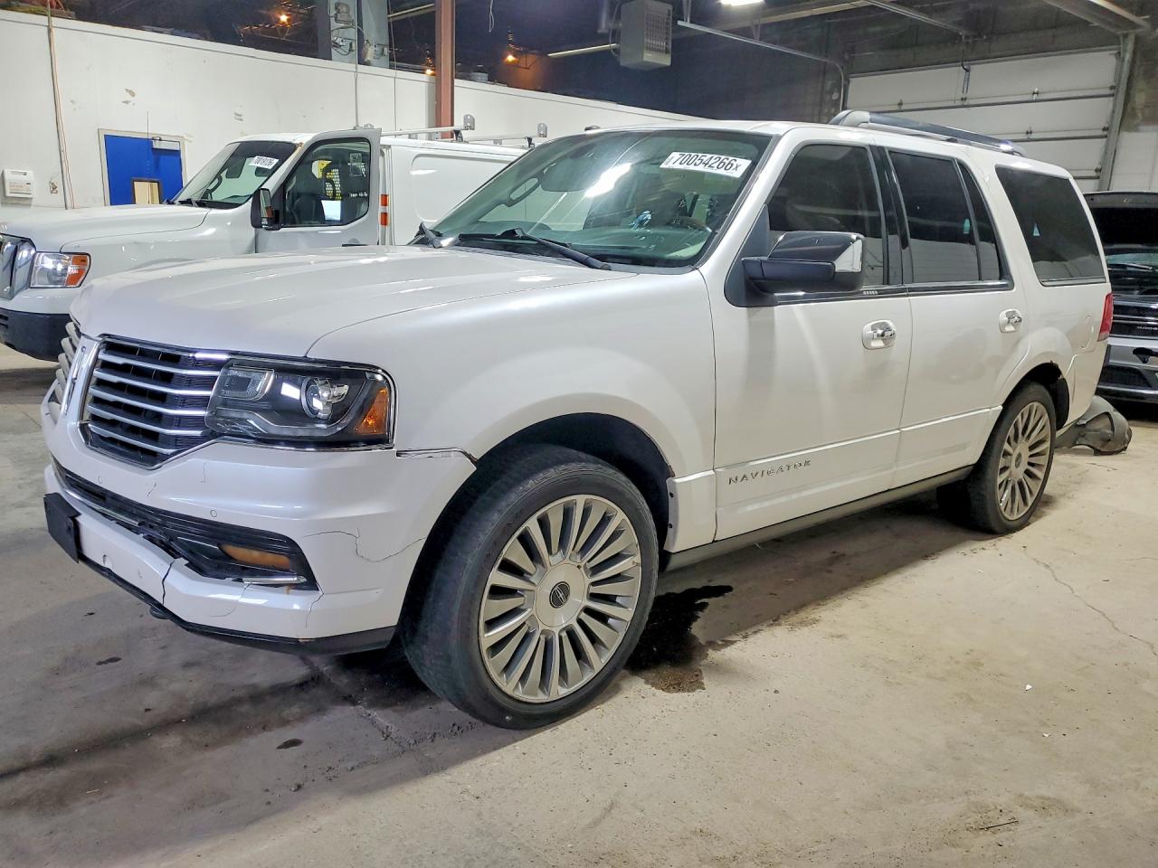 2017 LINCOLN NAVIGATO RESERVE | 5LMJJ2LT9HEL01490 | UPCARS
