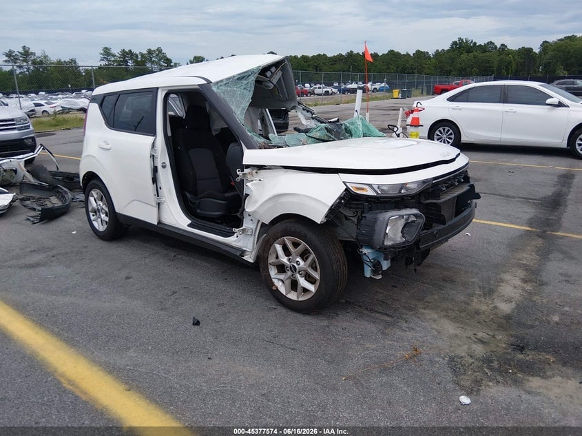2022 KIA SOU LX | KNDJ23AU1N7155236 | UPCARS
