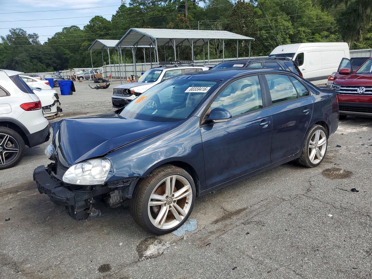 2010 VOLKSWAGEN JETTA LIMITED | 3VWAX7AJ2AM126646 | UPCARS