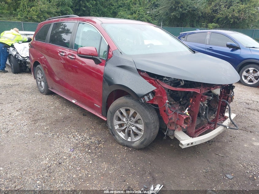 2021 TOYOTA SIENNA XLE | 5TDJSKFCXMS014664 | UPCARS