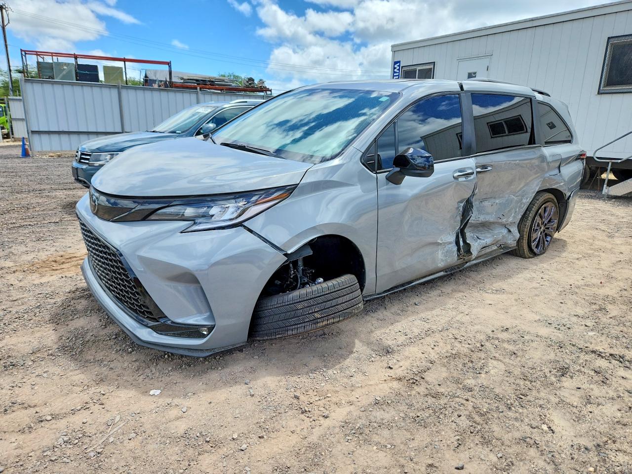 2026 TOYOTA SIENNA XSE | 5TDXRKEC5TS305224 | UPCARS