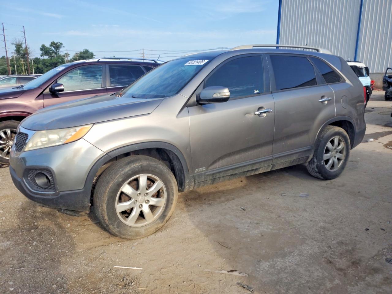 2011 KIA SORENTO LX | 5XYKTCA15BG082913 | UPCARS