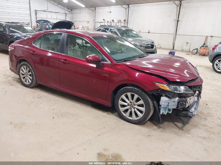 2019 TOYOTA CAMRY LE | 4T1B11HK1KU697235 | UPCARS
