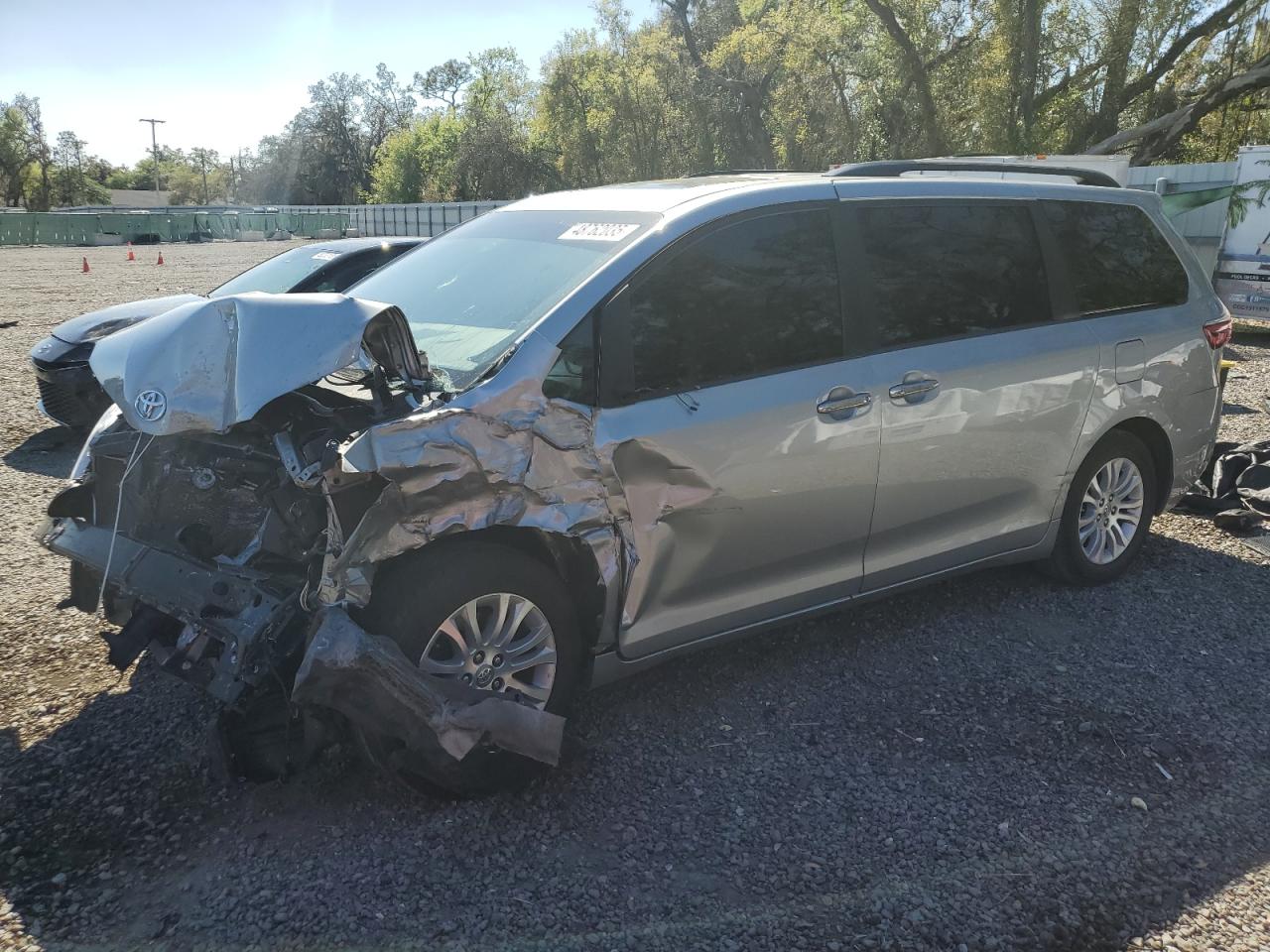 2015 TOYOTA SIENNA XLE | 5TDYK3DC6FS646300 | UPCARS