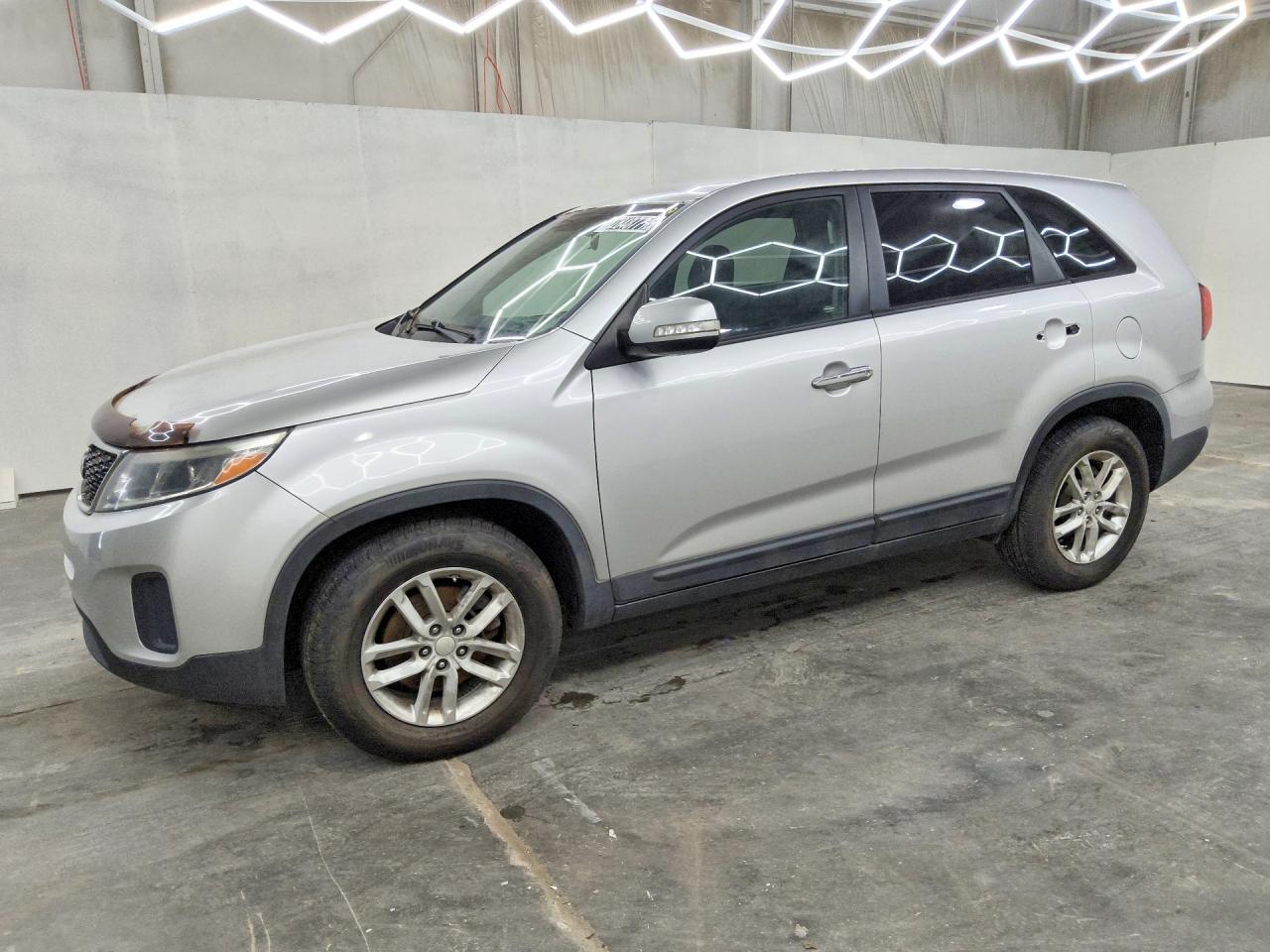 2014 KIA SORENTO LX | 5XYKT3A62EG443711 | UPCARS