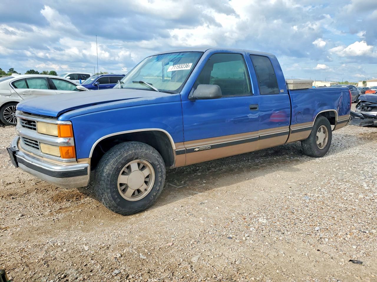1997 CHEVROLET GMT C1500 | 2GCEC19R8V1173989 | UPCARS