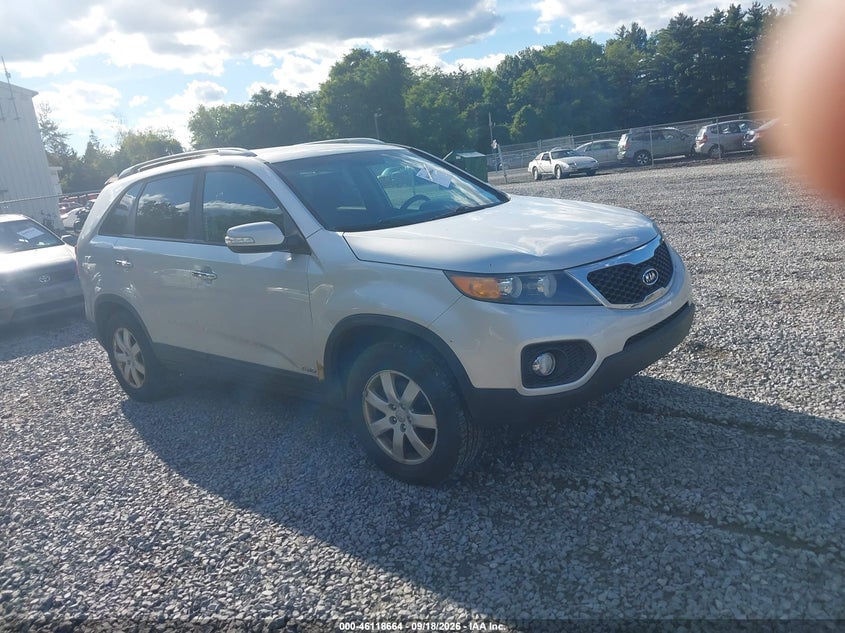 2011 KIA SORENTO LX | 5XYKT4A12BG048319 | UPCARS
