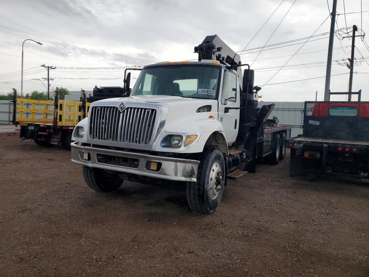 2002 INTERNATIONAL ALL OTHER CRANE TRUCK | 1HTWGADT62J049977 | UPCARS