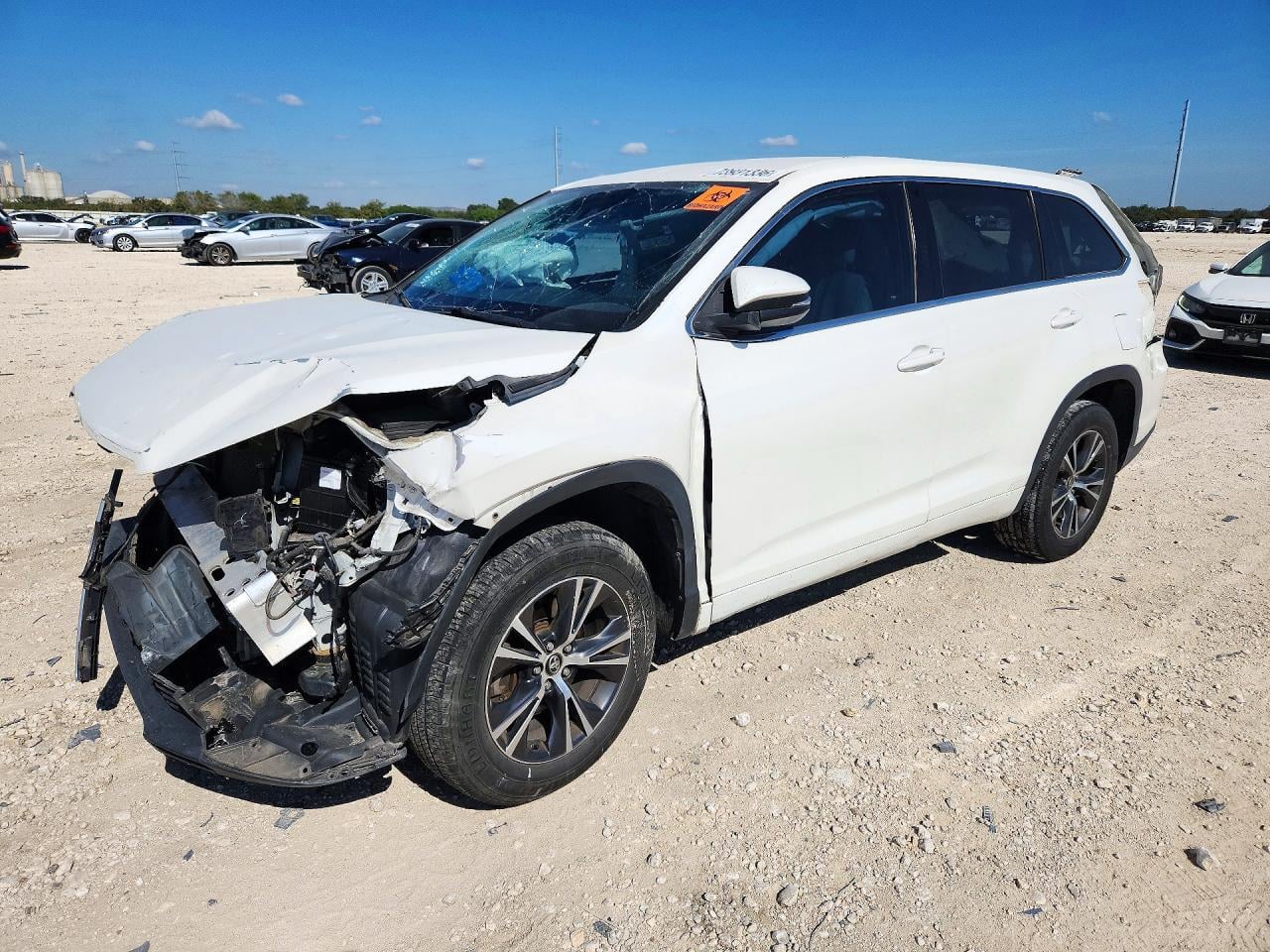 2018 TOYOTA HIGHLANDER LE | 5TDZARFH7JS036983 | UPCARS