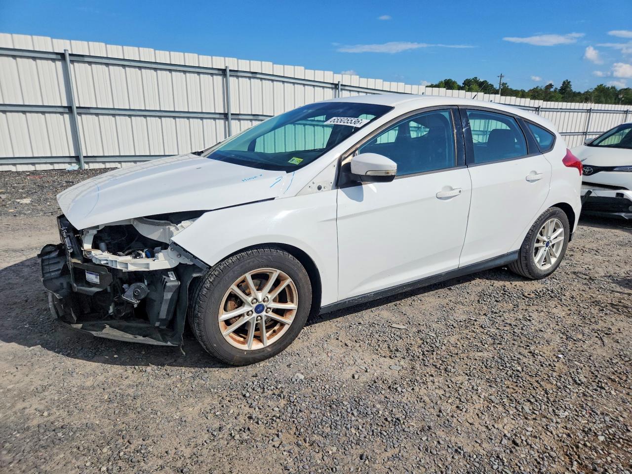 2015 FORD FOCU SE | 1FADP3K25FL295686 | UPCARS