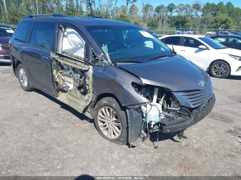 2017 TOYOTA SIENNA XLE PREMIUM 8 PASSENGER | 5TDYZ3DC1HS835161 | UPCARS
