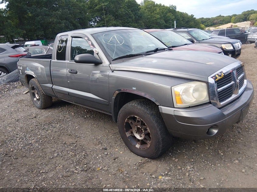 2005 DODGE DAKOTA LARAMIE | 1D7HW52N95S170639 | UPCARS