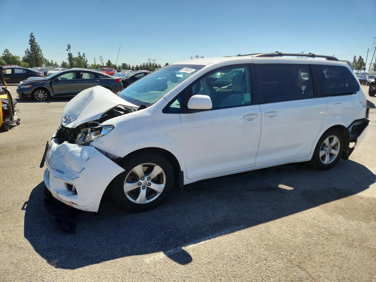 2013 TOYOTA SIENNA LE | 5TDKK3DCXDS290842 | UPCARS