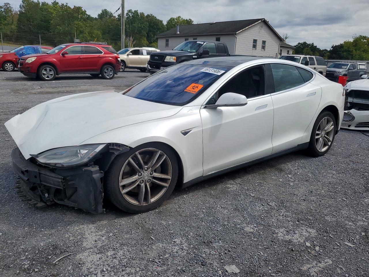 2015 TESLA MODEL S | 5YJSA1E22FF105946 | UPCARS