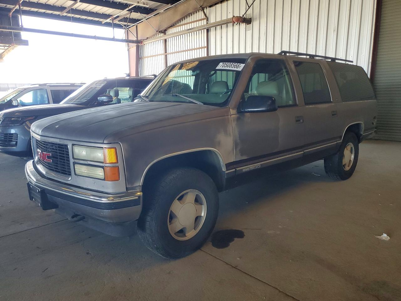 1997 GMC SUBURBAN K1500 | 1GKFK16RXVJ713509 | UPCARS