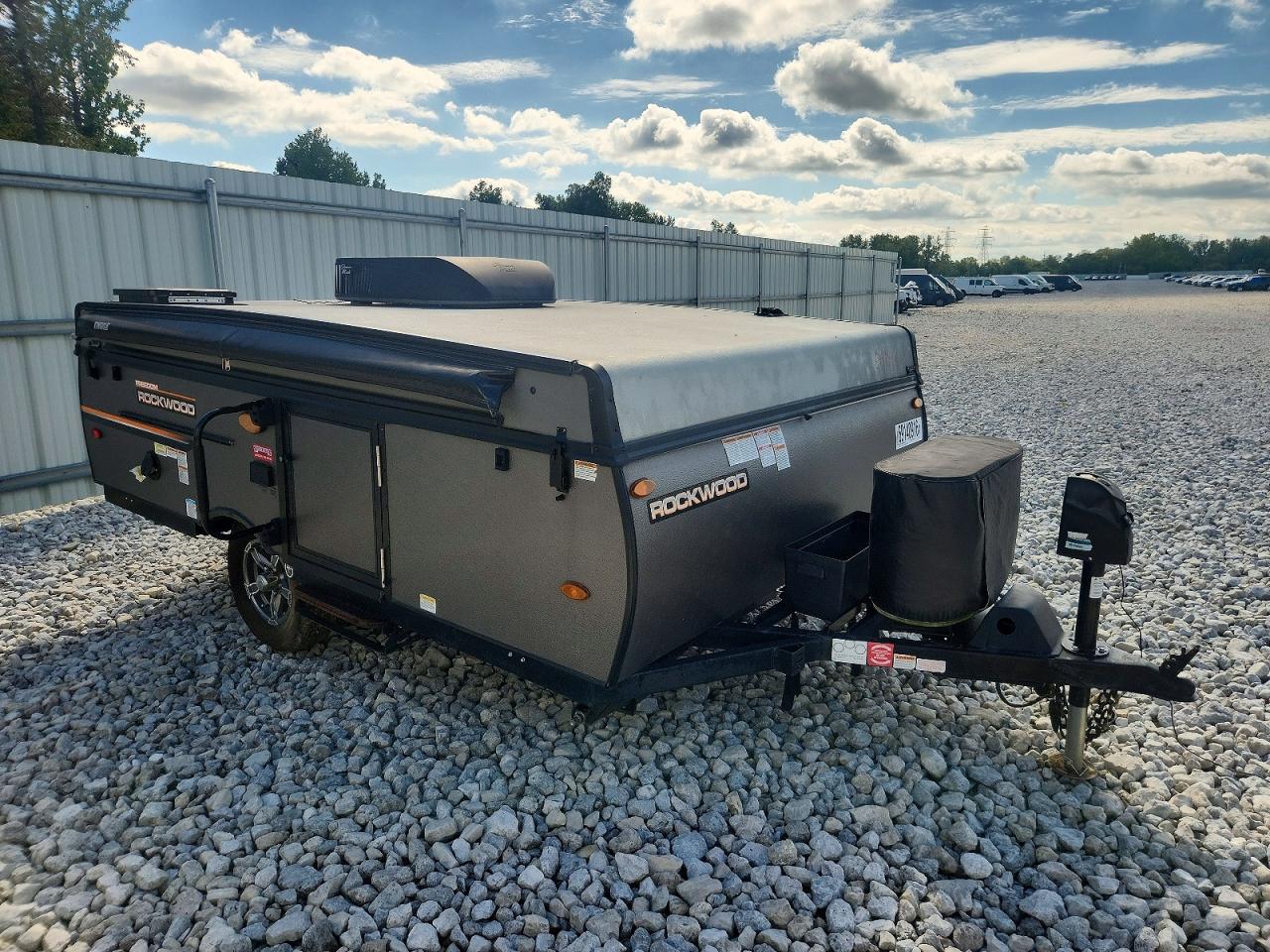 2022 FORESRIVER ROCKWOOD FOREST RIVER  POP-UP CAMPER | 4X4CFM415ND314811 | UPCARS