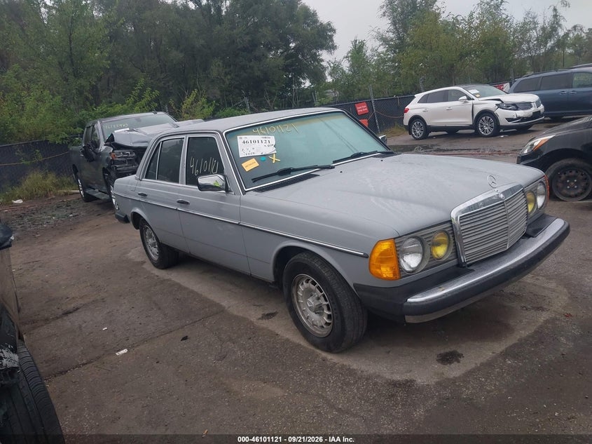 1983 MERCEDES-BENZ 300 DT | WDBAB33A3DB029635 | UPCARS