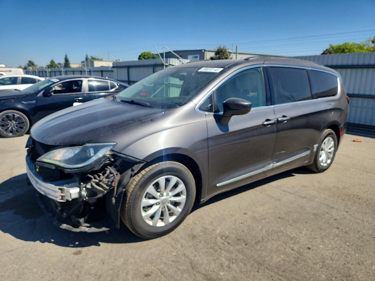 2017 CHRYSLER PACIFICA TOURING L | 2C4RC1BG2HR516733 | UPCARS