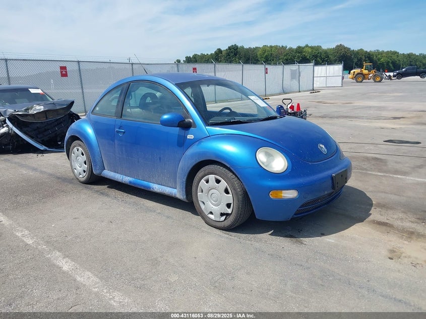 2001 VOLKSWAGEN NEW BEETLE GL | 3VWBB21C61M461657 | UPCARS
