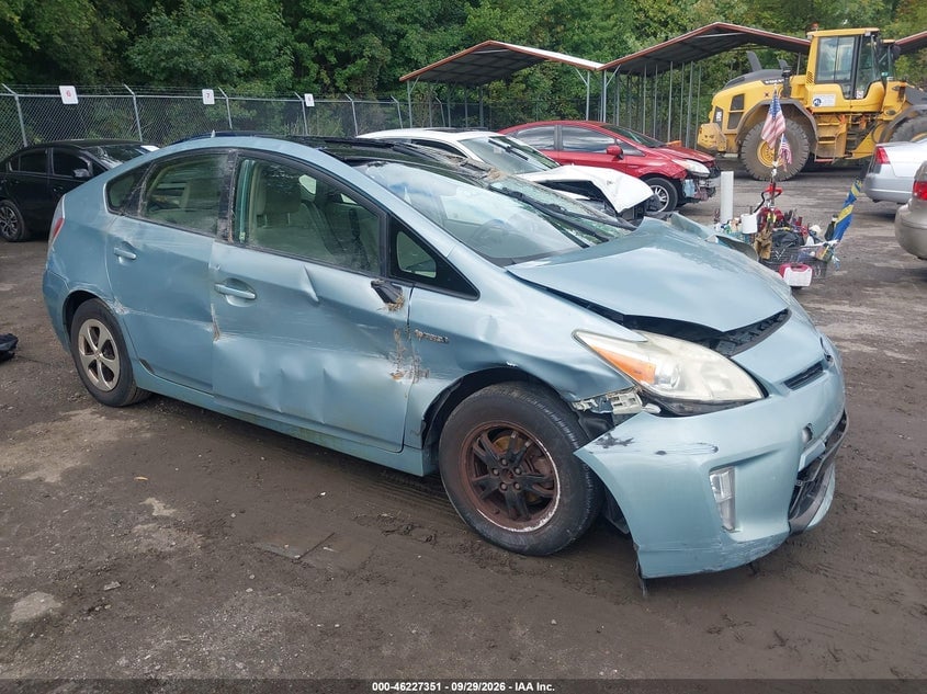 2015 TOYOTA PRIUS THREE | JTDKN3DU3F1949425 | UPCARS
