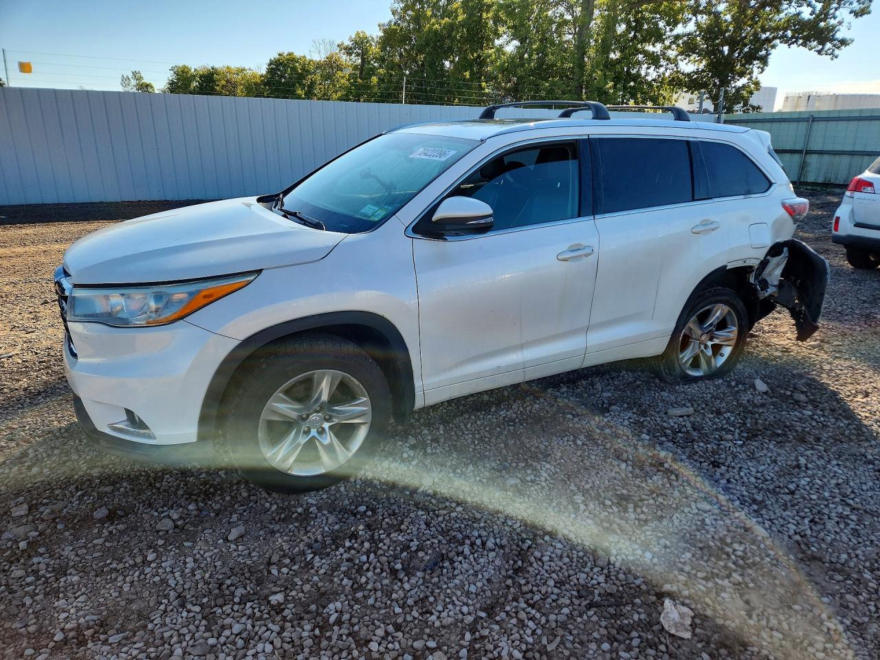 2015 TOYOTA HIGHLANDER LIMITED | 5TDDKRFH6FS105354 | UPCARS