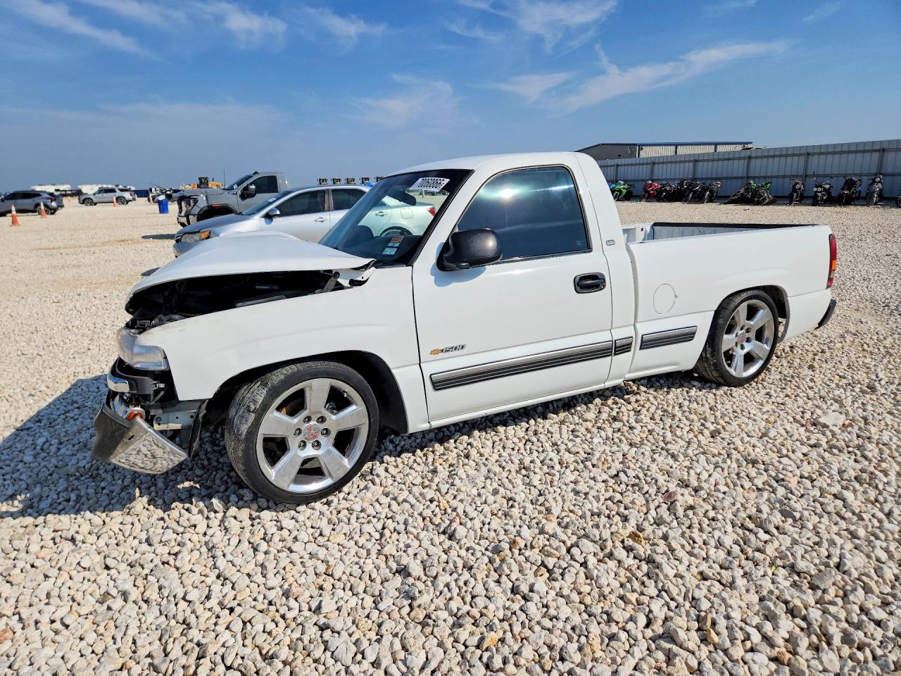 2000 CHEVROLET SILVERADO C1500 | 1GCEC14W3YZ181538 | UPCARS