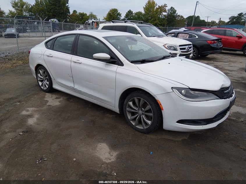 2015 CHRYSLER 200 S | 1C3CCCBG2FN706810 | UPCARS
