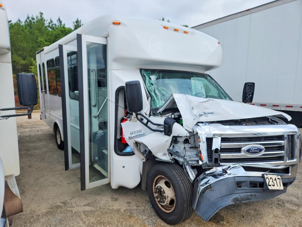 2023 FORD ECONOLIN E450 SUPER DUTY CUTAWAY VAN | 1FDFE4FN7PDD17150 | UPCARS
