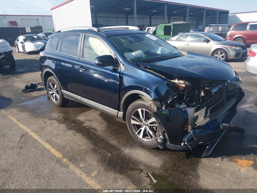 2018 TOYOTA RAV4 XLE | JTMWFREV6JJ744098 | UPCARS