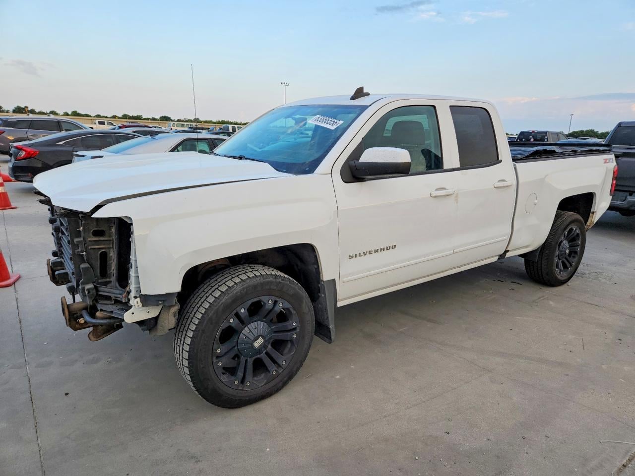 2017 CHEVROLET SILVERADO K1500 LT | 1GCVKREC2HZ320452 | UPCARS