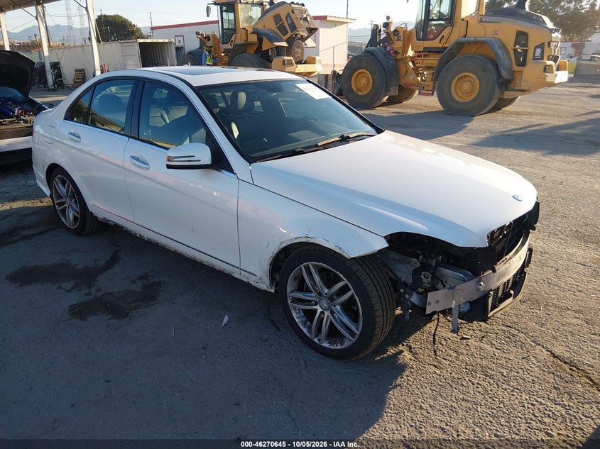 2014 MERCEDES-BENZ C 250 SPORT | WDDGF4HB9EA968132 | UPCARS