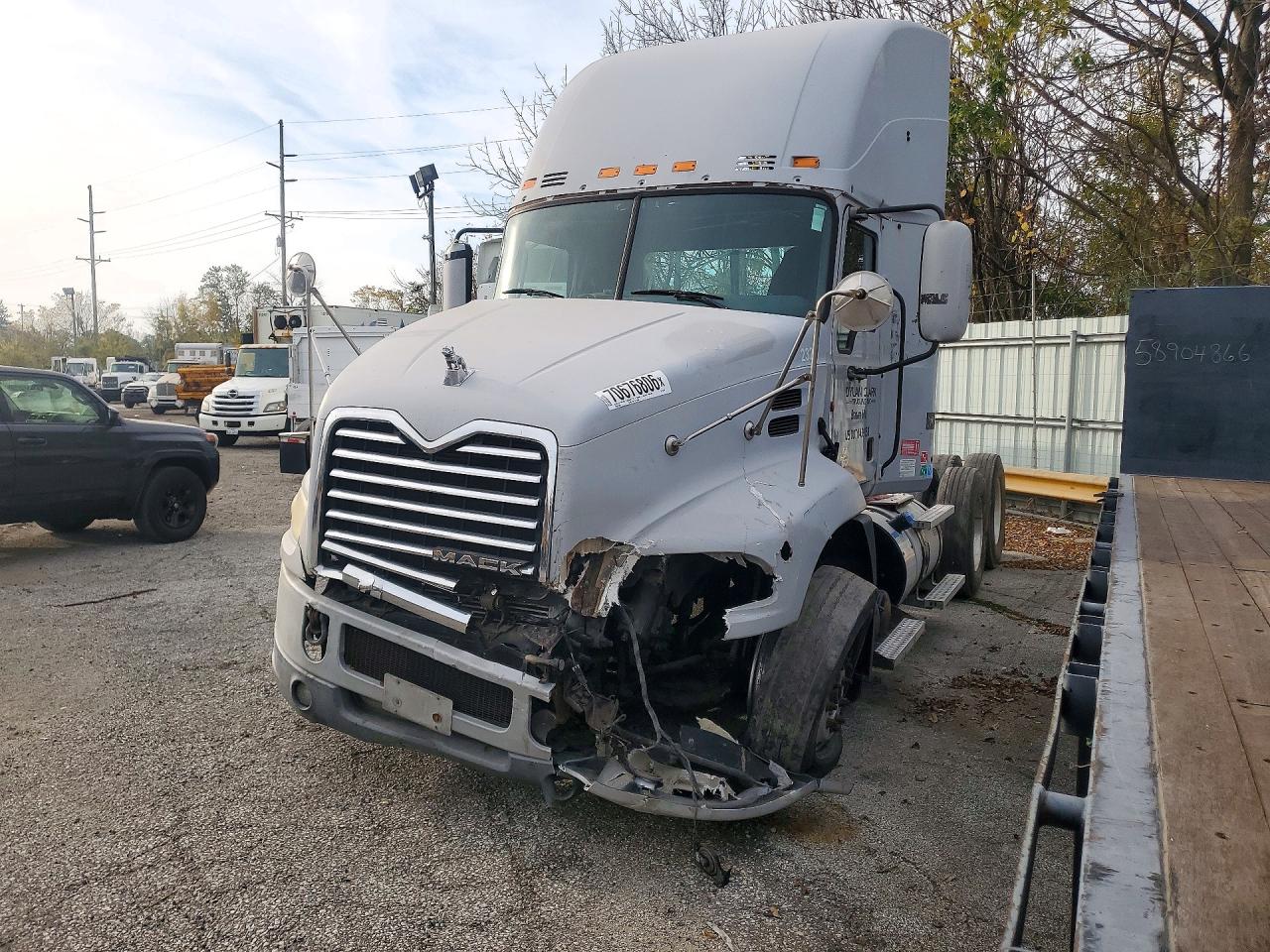 2011 MACK ALL OTHER SEMI TRUCK | 1M1AW02Y2BM013978 | UPCARS