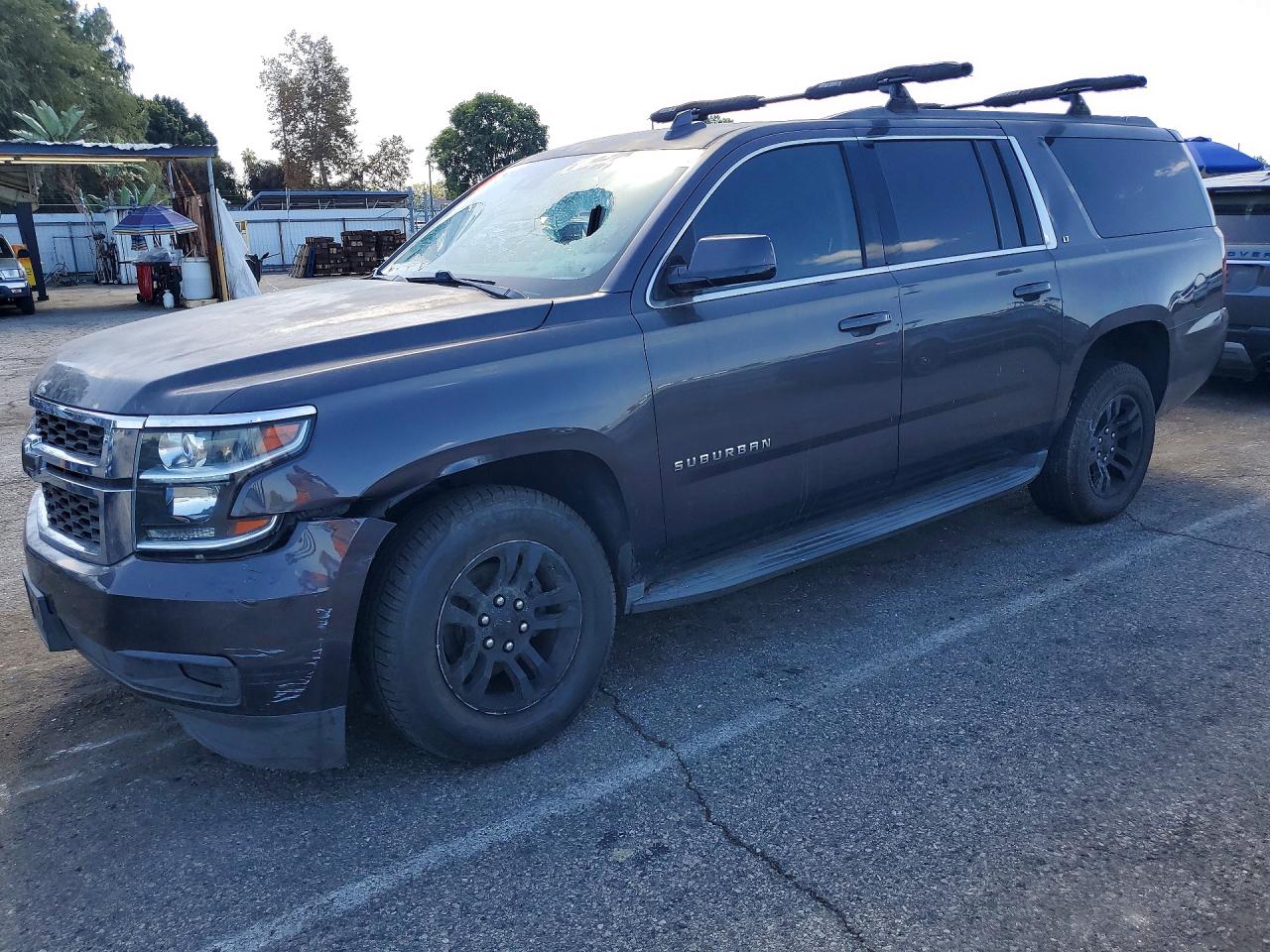 2017 CHEVROLET SUBURBAN C1500 LT | 1GNSCHKC3HR153623 | UPCARS