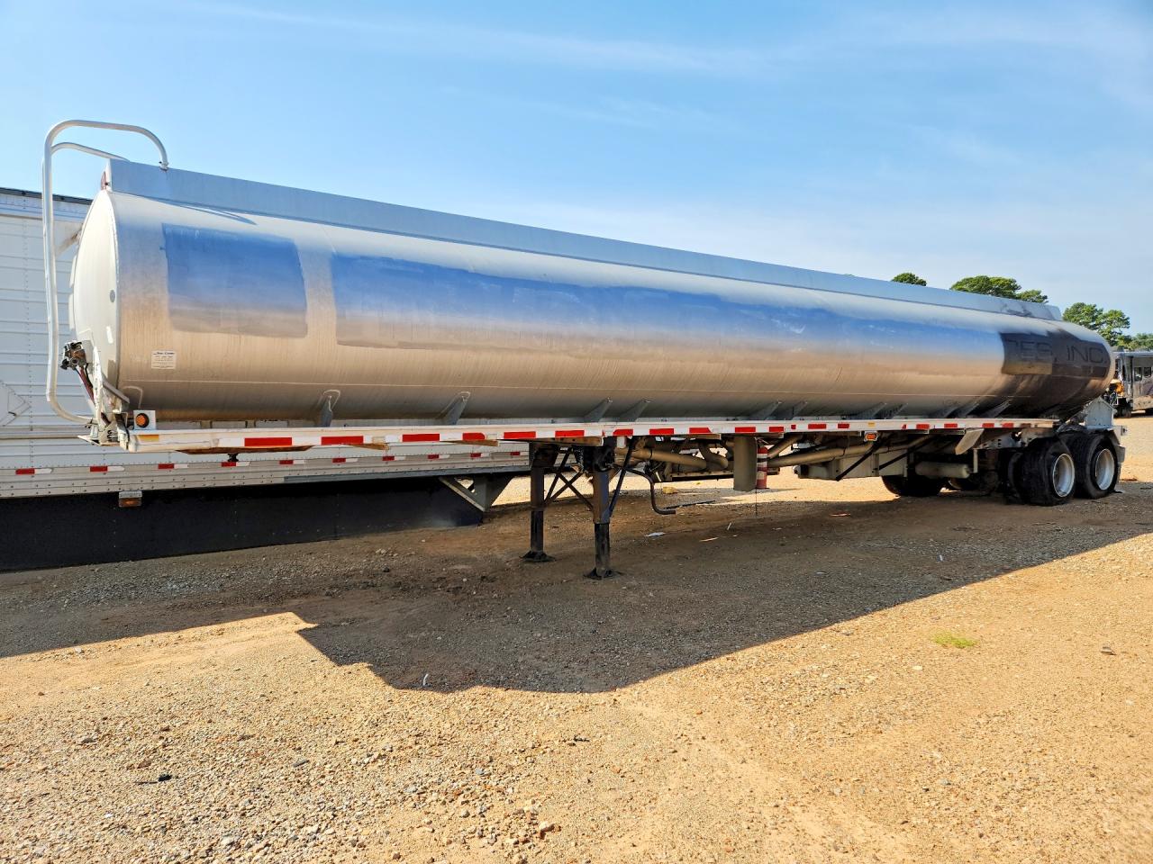 2002 HEIL TRAILER INTERNATIONAL UNKNOWN HEIL FUEL TANK TRAILER | 5HTAB432427H66793 | UPCARS