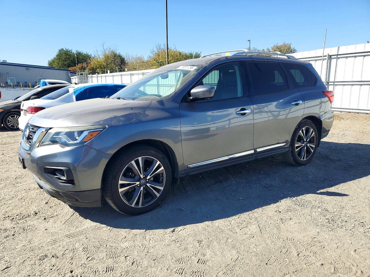 2017 NISSAN PATHFINDER PLATINUM | 5N1DR2MN7HC630449 | UPCARS