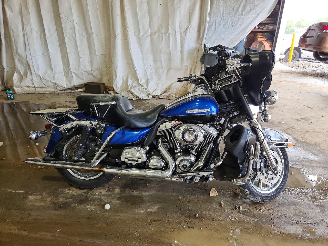 2010 HARLEY-DAVIDSON FL | 1HD1KEM12AB630637 | UPCARS