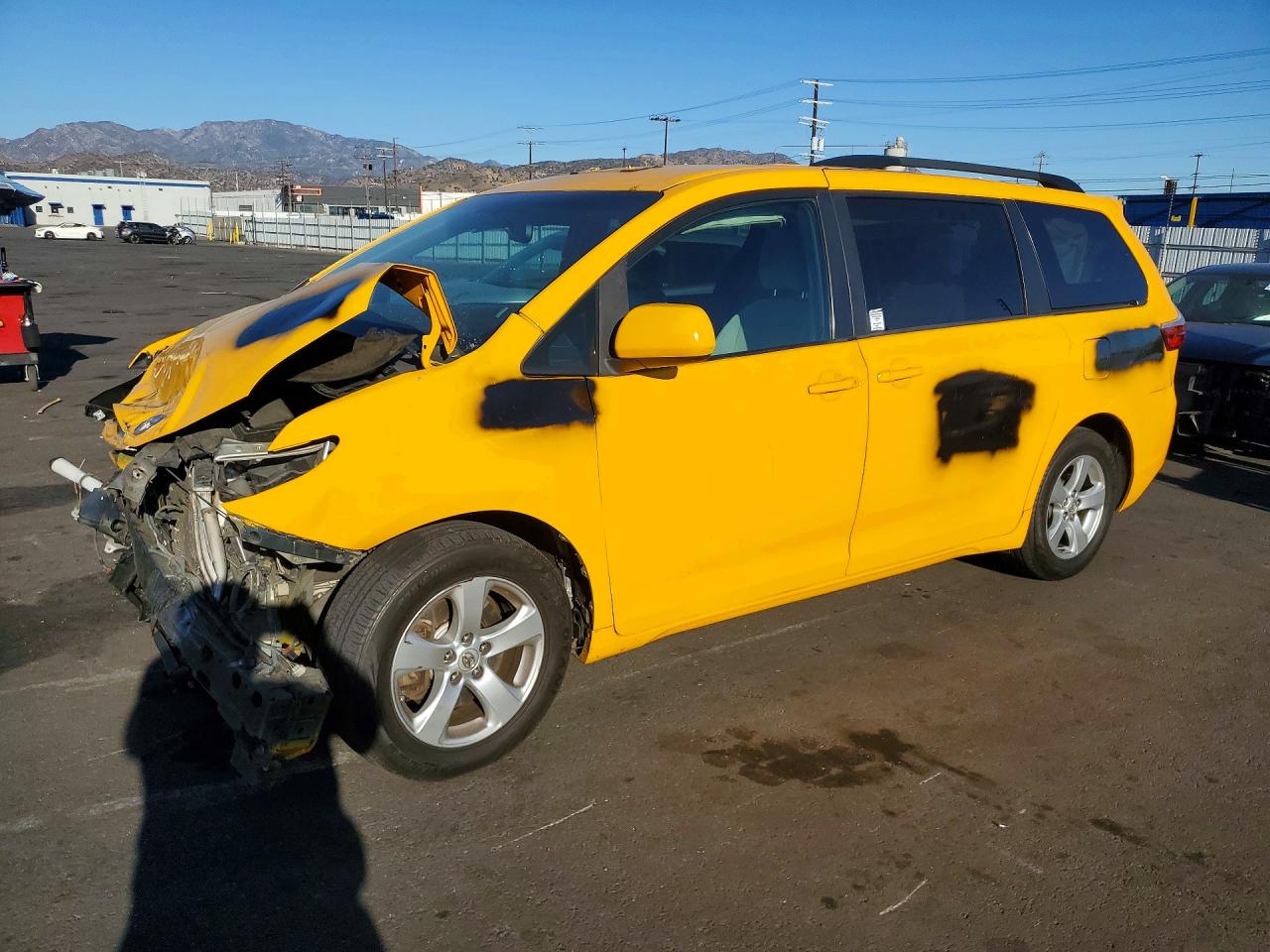 2017 TOYOTA SIENNA LE | 5TDKZ3DCXHS804240 | UPCARS