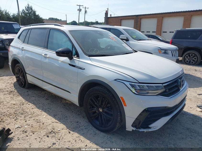 2022 VOLKSWAGEN TIGUAN 2.0T SE R-LINE BLACK | 3VVCB7AX3NM107819 | UPCARS