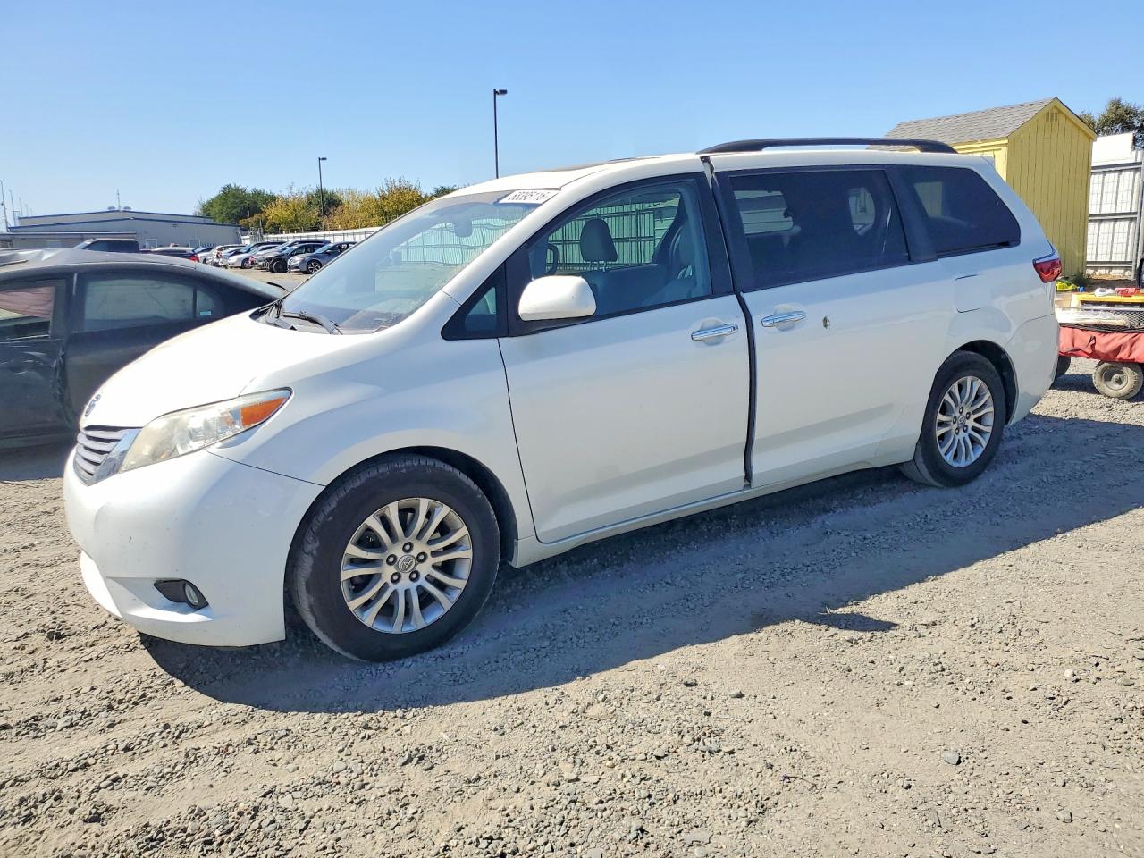 2017 TOYOTA SIENNA XLE 8-PASSENGER | 5TDYZ3DC8HS837246 | UPCARS