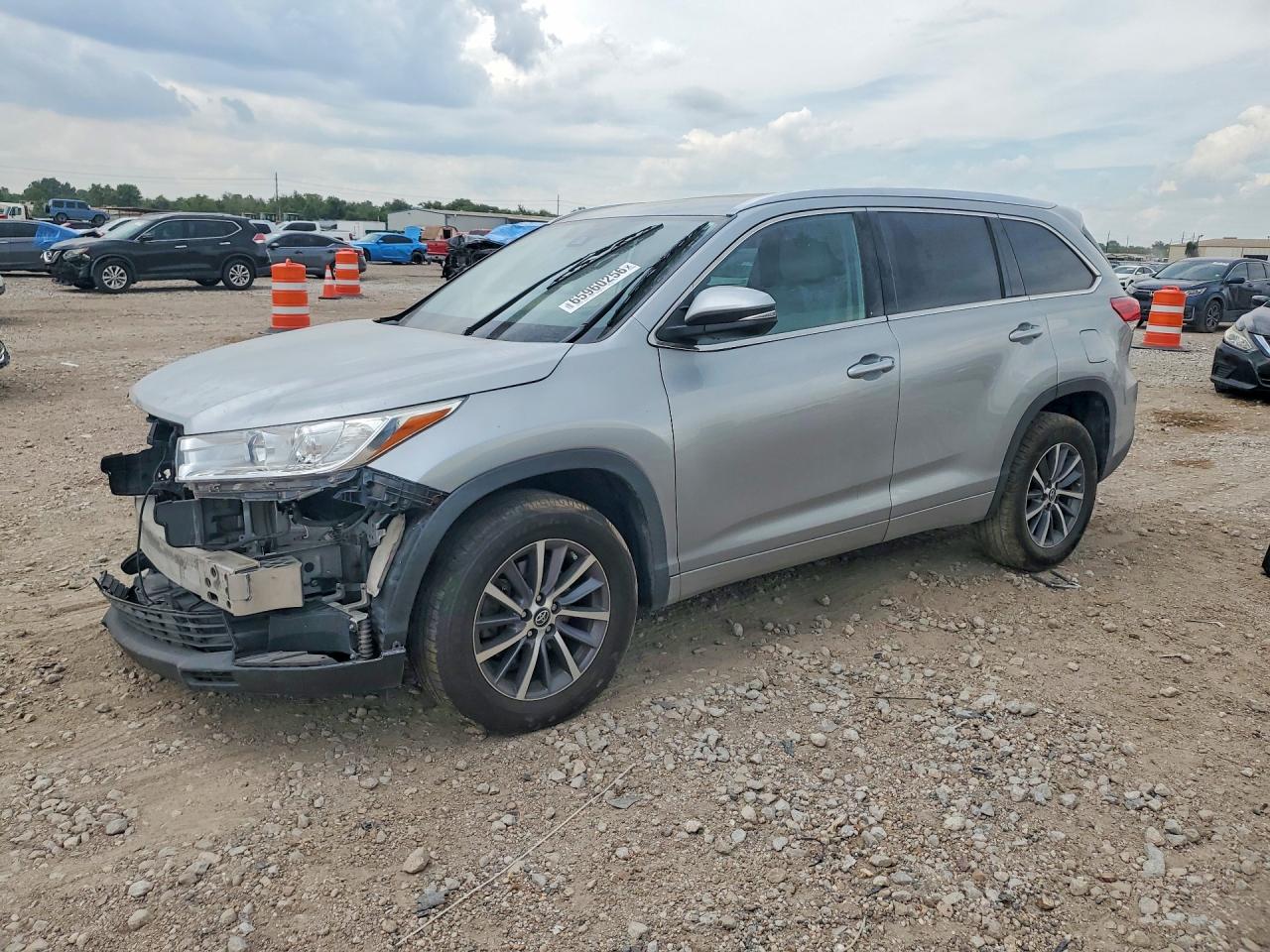 2018 TOYOTA HIGHLANDER XLE | 5TDKZRFH2JS530386 | UPCARS
