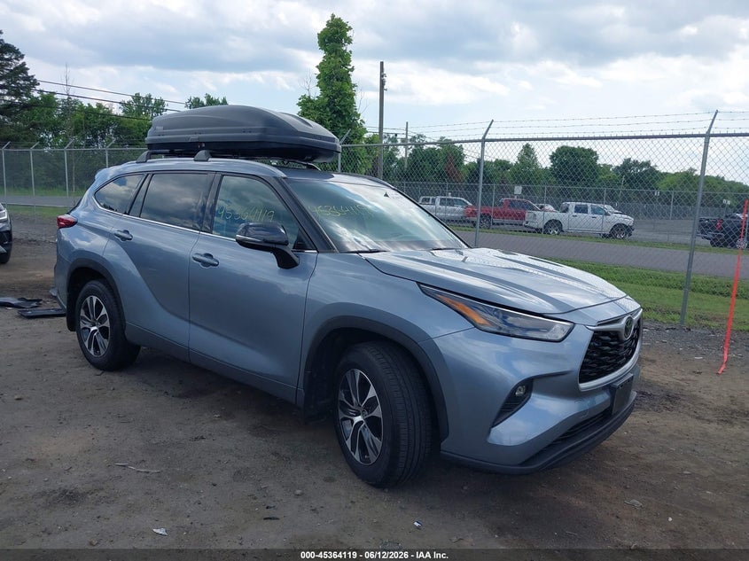 2022 TOYOTA HIGHLANDER XLE | 5TDGZRBH4NS249871 | UPCARS