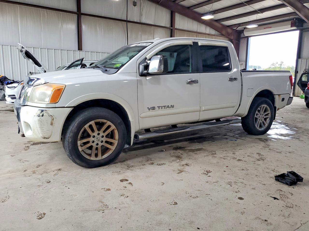 2011 NISSAN TITAN SV | 1N6AA0EC4BN320588 | UPCARS