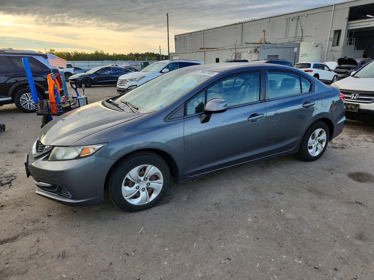 2013 HONDA CIVIC LX | 2HGFB2F50DH598564 | UPCARS