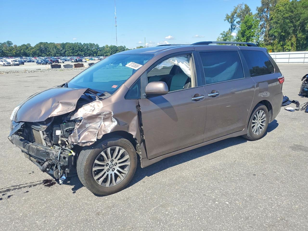 2019 TOYOTA SIENNA XLE PREMIUM 8-PASSENGER | 5TDYZ3DC5KS018704 | UPCARS