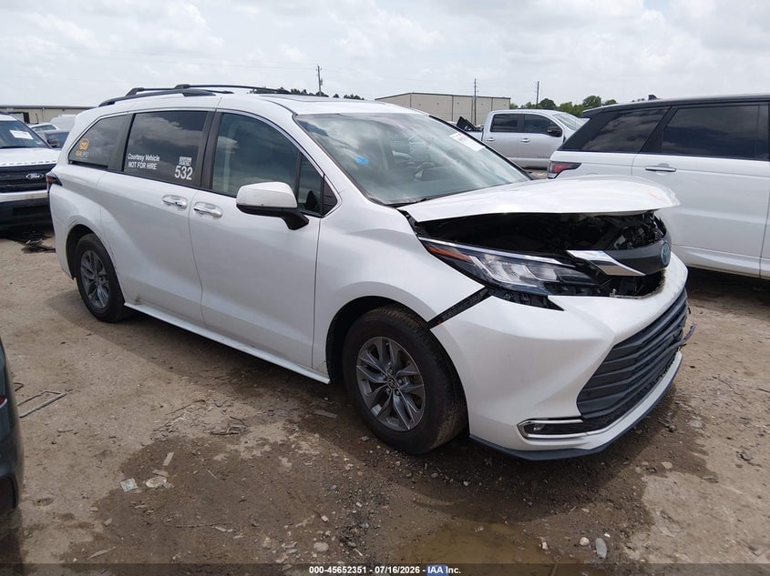 2022 TOYOTA SIENNA XLE | 5TDYRKECXNS082489 | UPCARS