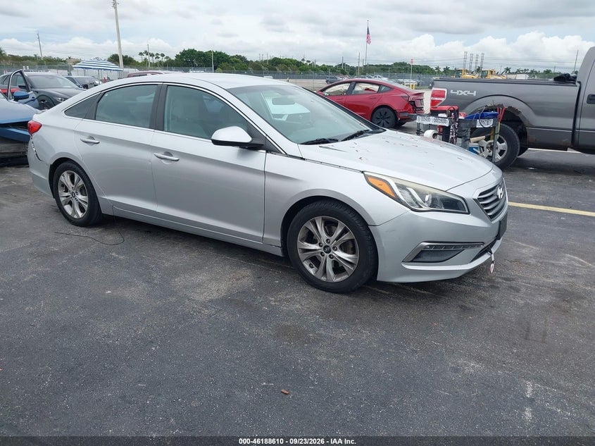 2015 HYUNDAI SONATA SE | 5NPE24AF3FH204958 | UPCARS