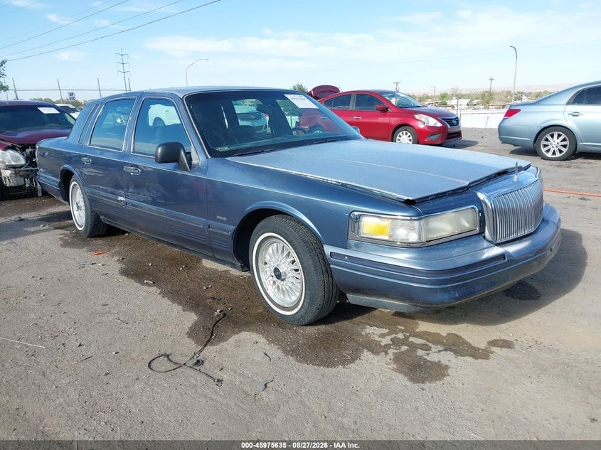 1996 LINCOLN TOWN CAR SGN/DMND ANV/CYPRESS/JN | 1LNLM82W2TY622635 | UPCARS