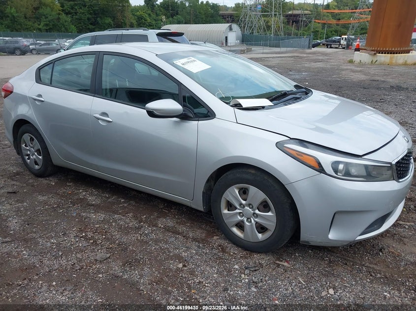 2017 KIA FORTE LX | 3KPFK4A78HE138993 | UPCARS