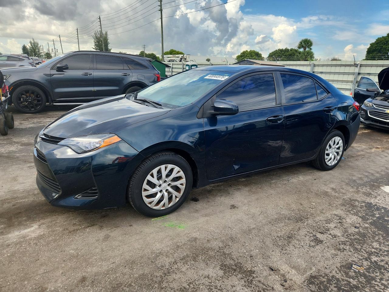 2018 TOYOTA COROLLA LE | 5YFBURHE5JP842972 | UPCARS